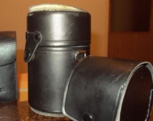 Accesorii pentru aparate de fotografiat, confiscate de frontierişti
